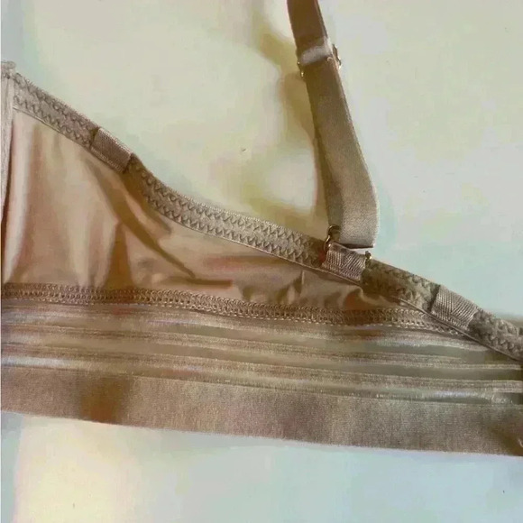 Le Mystere Convertible Back Bra, Size 34DD Color Beige GUC please review photos - Picture 8 of 8